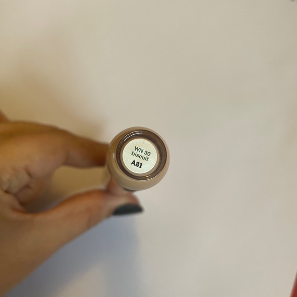 Clinique concealer - Picture 2 of 4